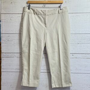 Rafaella Light Tan Curvy Stretch Capri/Cropped Pants, size 12